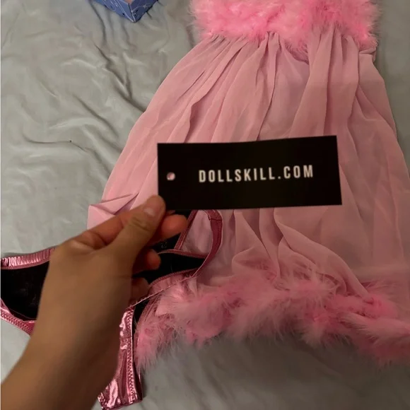 Pink Feathered Lingerie Set - Picture 6 of 16